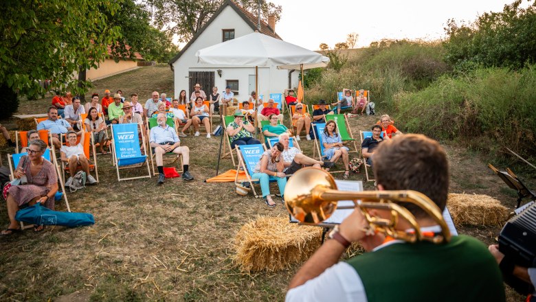 Auf acht Naturbühnen spielen großartige Musiker traditionelle und moderne Wienerlieder, © Niederösterreich Werbung / Robert Herbst