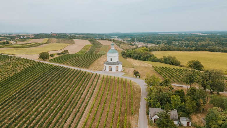 Rochuskapelle am Rochusberg, Mannersdorf/March, © Weinviertel Tourismus / nadinechristine__