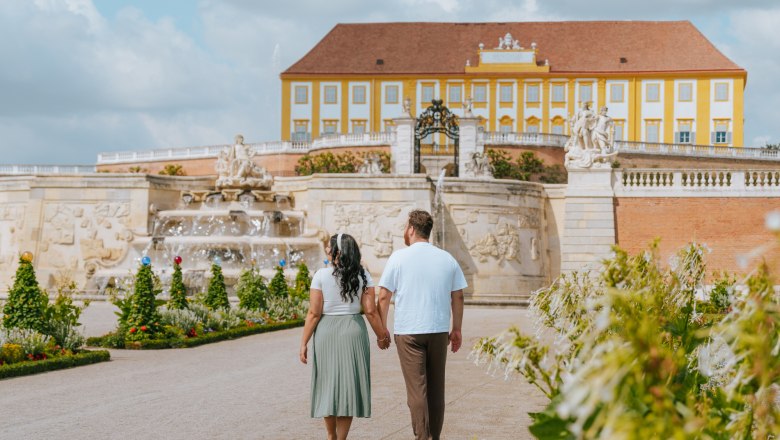 Auf Erkundungstour durch das Marchfelder Schlösserreich, © Weinviertel Tourismus / nadinechristine__