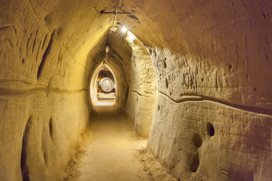 Unterirdische Abenteuer warten im weitverzweigten Kellerlabyrinth in Retz ..., © Retzer Land / Die Reisereporter