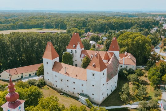 Atemberaubende Naturschätze der Donau-Auen warten hinter den Toren des schlossORTH ..., © Weinviertel Tourismus / nadinechristine__