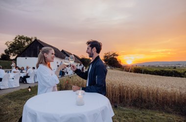 Tafeln im Weinviertel, © Weinviertel Tourismus / Creating Click