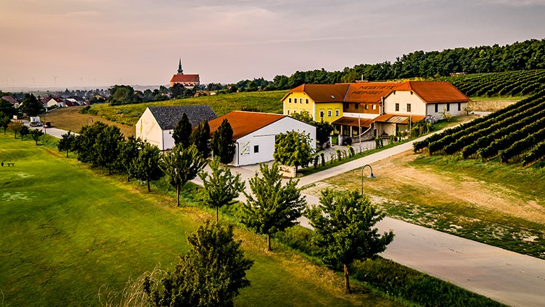 Weingut Neustifter, © Weingut Neustifter / Robert Herbst