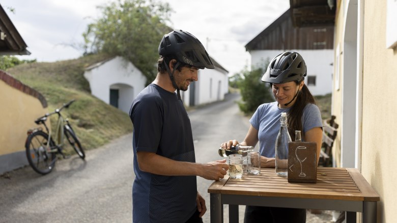 Kühler Traubensaft zur Stärkung, © Weinviertel Tourismus / Markus Frühmann