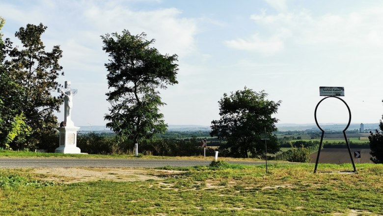 Herrliche Aussicht beim Zeißlkreuz, © Weinstraße Weinviertel