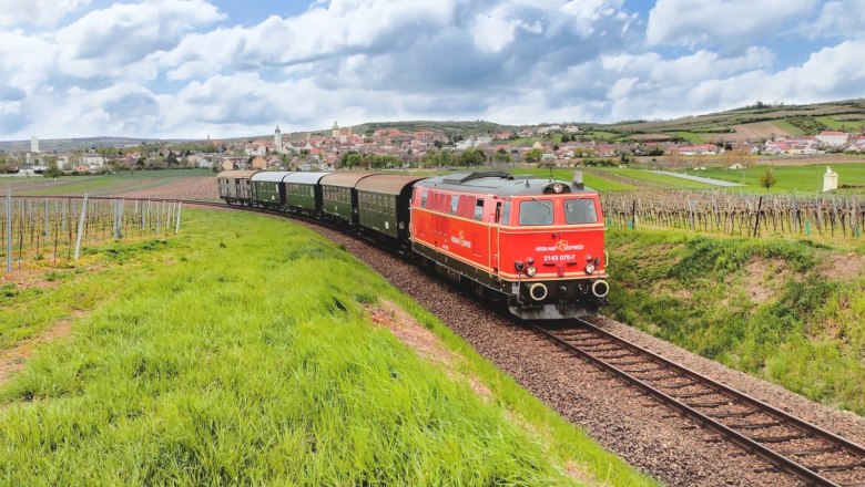 Der Reblaus Express schlängelt sich von Retz nach Drosendorf, © NB/Rigl