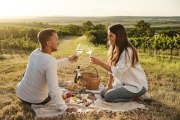 Picknick im Weinviertel, © Weinviertel Tourismus / Michael Reidinger