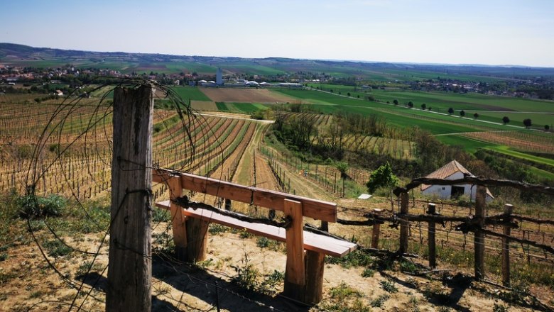 Traumhafter Rastplatz beim Freiheitskreuz, © Weinstraße Weinviertel