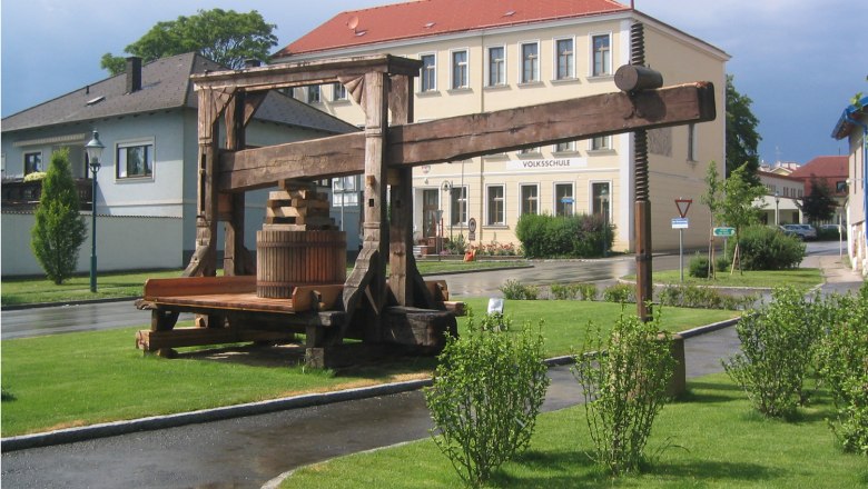 Baumpresse, © Gemeinde Stetten