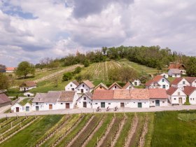 und vorbei an den Kellern am Galgenberg, © Erwin Haiden