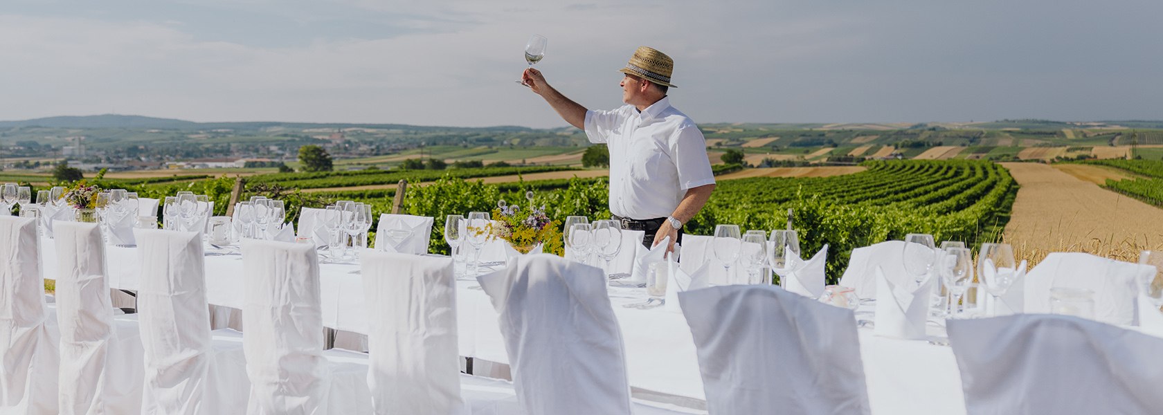 Tafeln im Weinviertel (Ketzelsdorf), © Weinviertel Tourismus / Creating Click