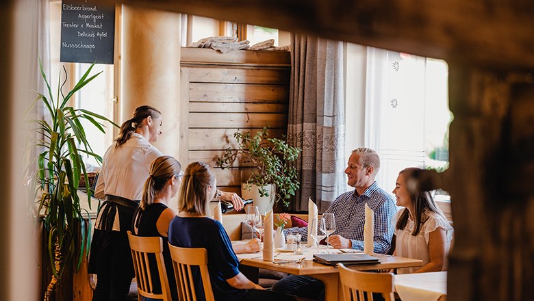 Genuss im Restaurant, © Hotel Neustifter / Michael Reidinger