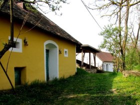 Kellerensemble in Minichhofen, © Weinstraße Weinviertel West