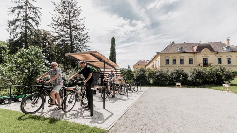 Radrastplatz Schloss Eckartsau, © ÖBF, Archiv Schwarz