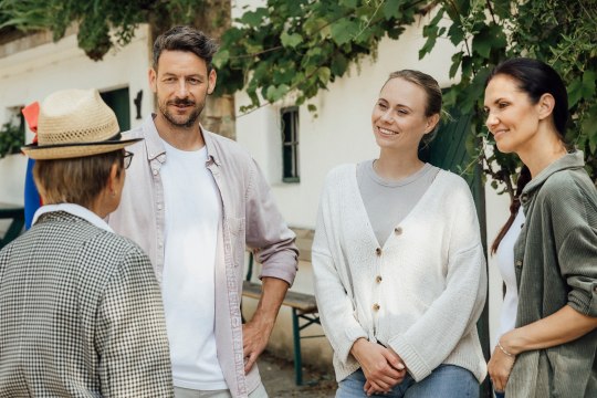 das Markenzeichen der Region im Zuge einer Kellergassenführung,, © Weinviertel Tourismus / Sophie Menegaldo