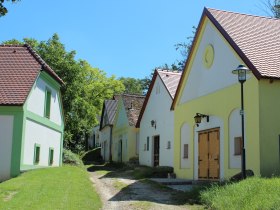 Eine ganz besondere Attraktion auf der Strecke: Kellerviertel "Loamgrui", © Weinviertel Tourismus