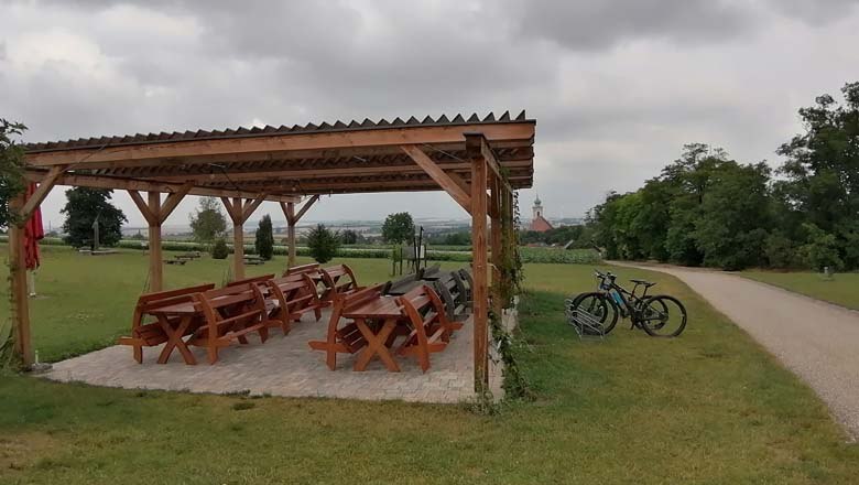 Genussrastplatz beim Baumkreis Veltlinerland, © Weinviertel Tourismus